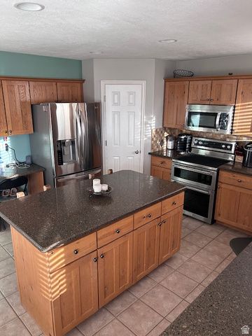 13691 S 3160 W, Riverton, UT 84065