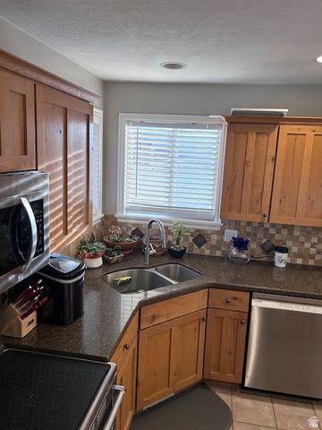 13691 S 3160 W, Riverton, UT 84065