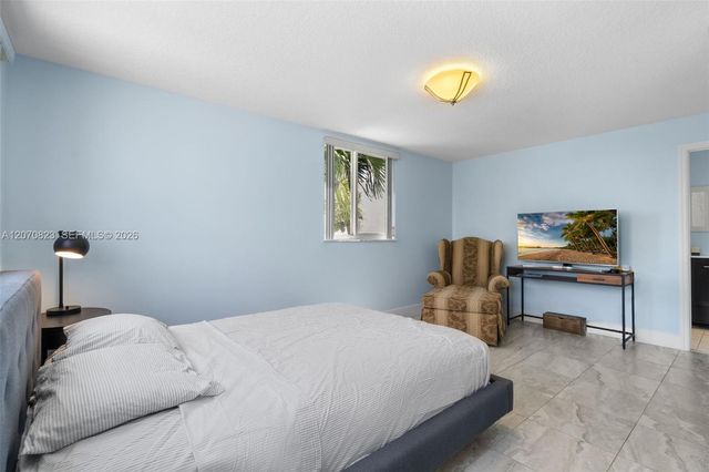 311 N Surf Road, Hollywood, FL 33019