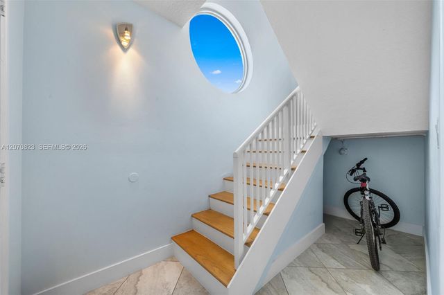 311 N Surf Road, Hollywood, FL 33019