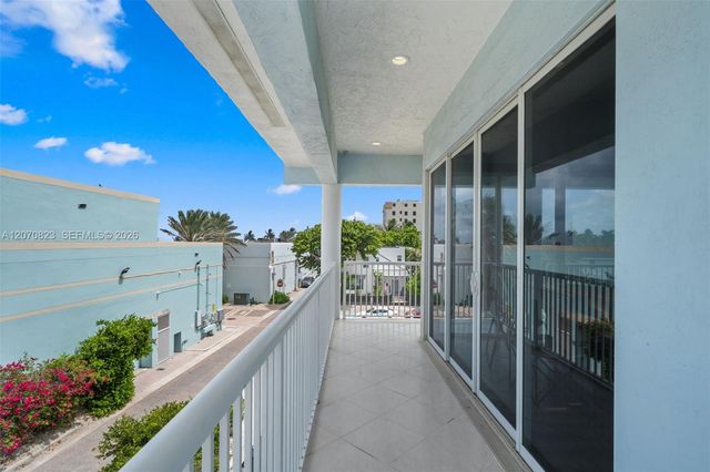 311 N Surf Road, Hollywood, FL 33019