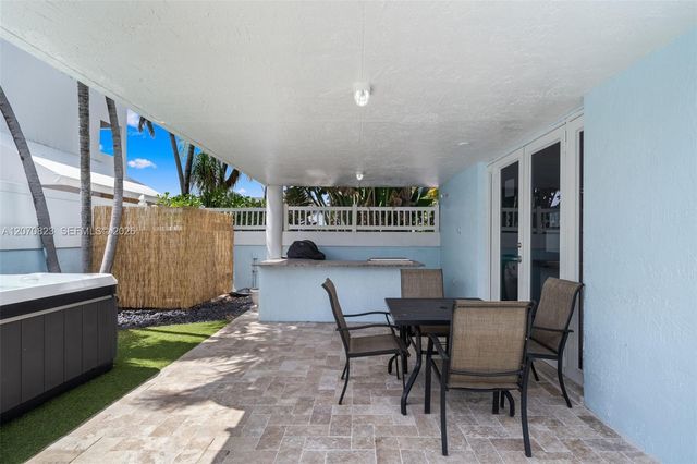 311 N Surf Road, Hollywood, FL 33019