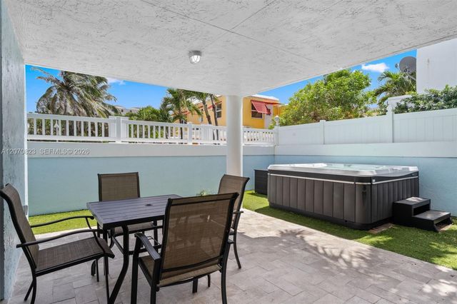 311 N Surf Road, Hollywood, FL 33019