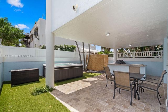 311 N Surf Road, Hollywood, FL 33019
