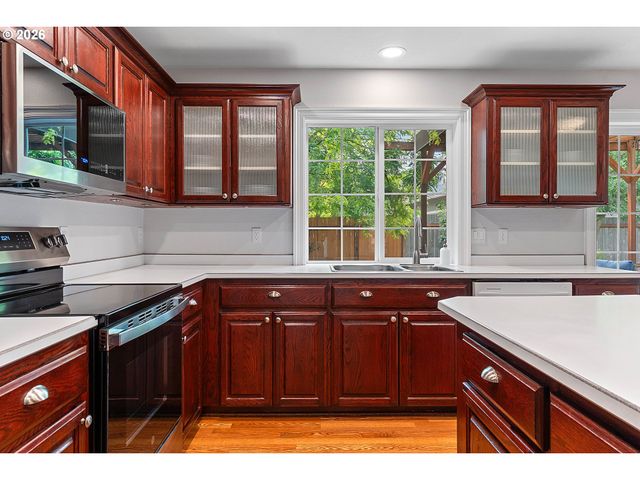 2494 Ne ESTATE Dr, Hillsboro, OR 97124