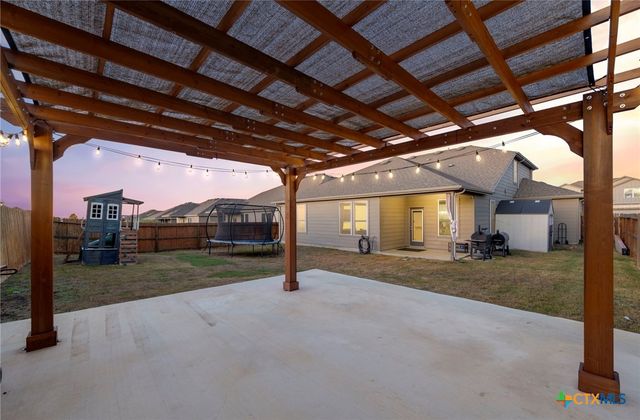 2838 Ridge Berry Road, New Braunfels, TX 78130