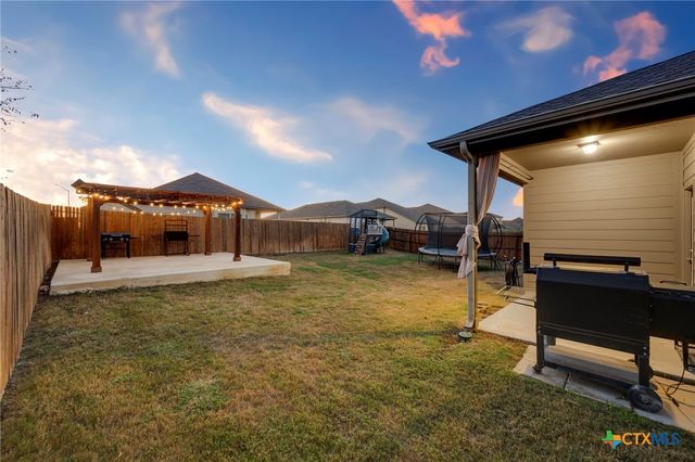 2838 Ridge Berry Road, New Braunfels, TX 78130