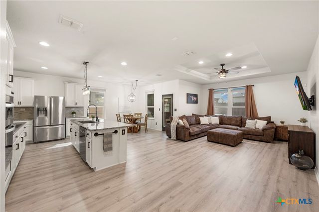 2838 Ridge Berry Road, New Braunfels, TX 78130