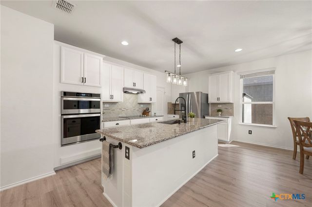 2838 Ridge Berry Road, New Braunfels, TX 78130