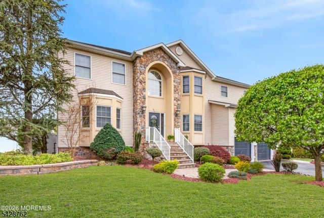 5 Selma Ln, Hazlet Twp., NJ 07730