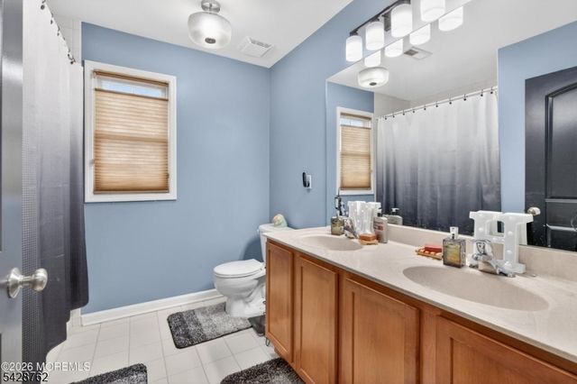 5 Selma Ln, Hazlet Twp., NJ 07730