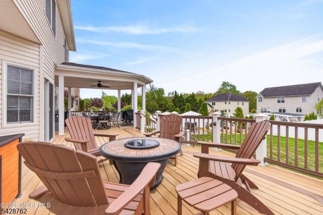 5 Selma Ln, Hazlet Twp., NJ 07730