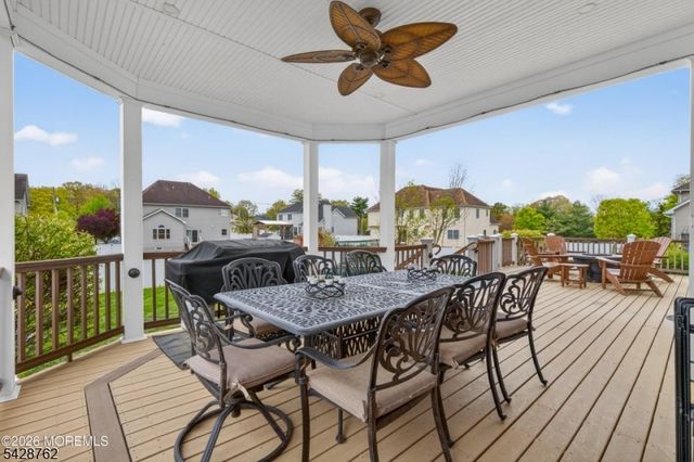 5 Selma Ln, Hazlet Twp., NJ 07730