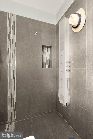 1755 UPSHUR ST NW, Washington, DC 20011