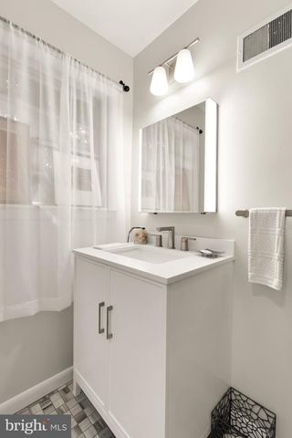 1755 UPSHUR ST NW, Washington, DC 20011