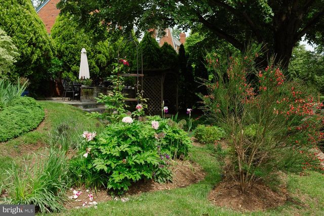 1755 UPSHUR ST NW, Washington, DC 20011