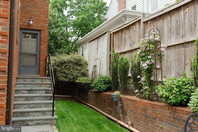 1755 UPSHUR ST NW, Washington, DC 20011