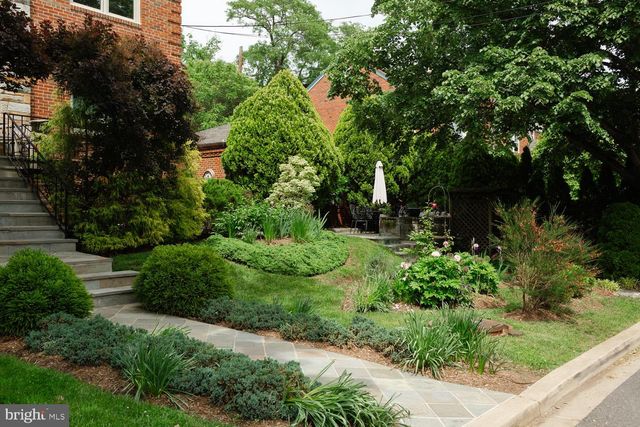 1755 UPSHUR ST NW, Washington, DC 20011