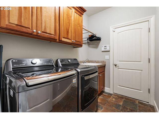 8544 Nw RYAN St, Portland, OR 97229