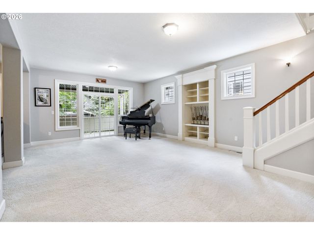 8544 Nw RYAN St, Portland, OR 97229