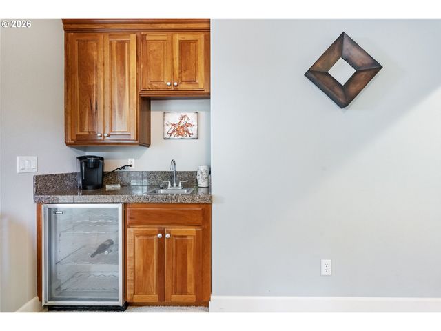 8544 Nw RYAN St, Portland, OR 97229