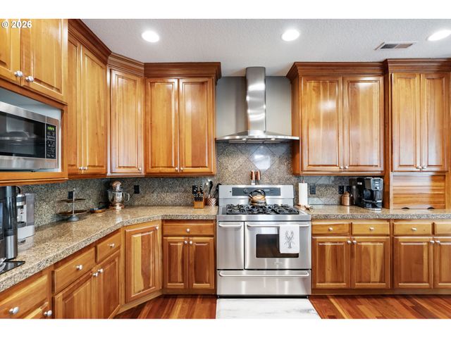 8544 Nw RYAN St, Portland, OR 97229