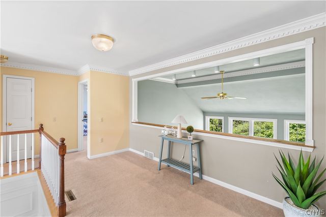 8353 Glen Eagle Dr, Manlius, NY 13104