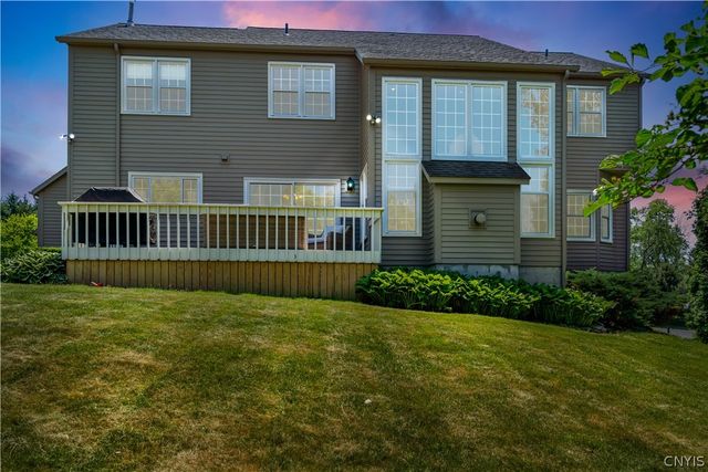 8353 Glen Eagle Dr, Manlius, NY 13104