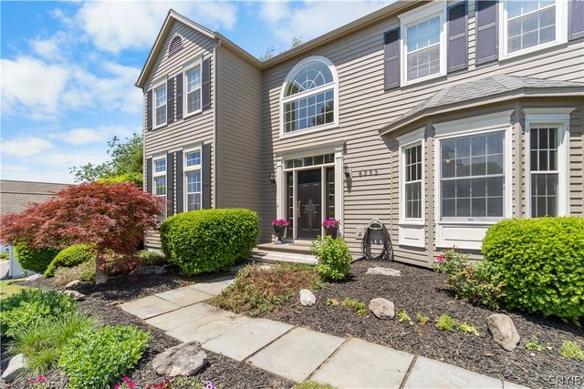 8353 Glen Eagle Dr, Manlius, NY 13104
