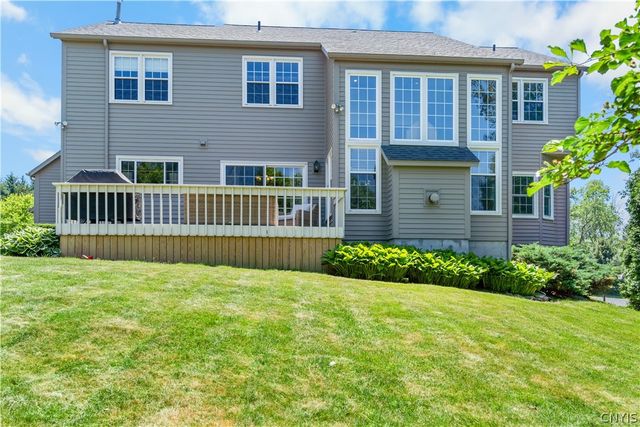 8353 Glen Eagle Dr, Manlius, NY 13104