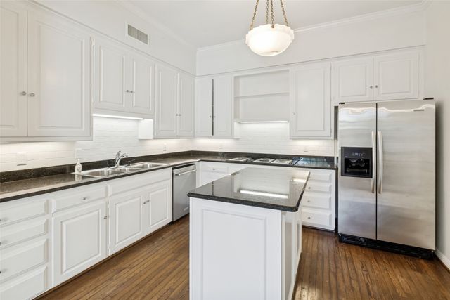 7739 SOUTHWESTERN Boulevard, Dallas, TX 75225
