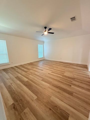 8418 Coventry Drive, Rowlett, TX 75089