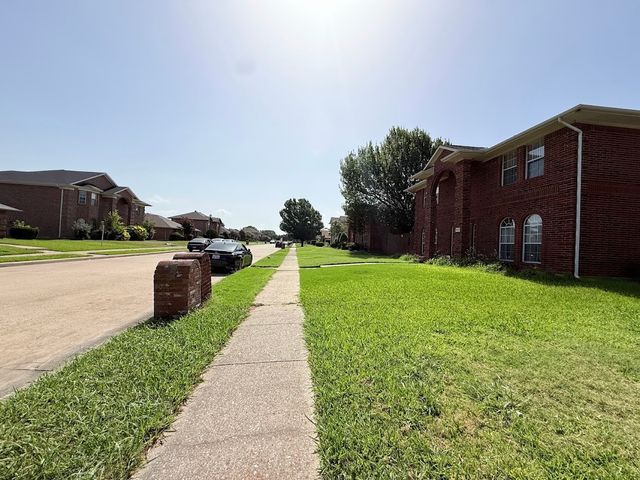 8418 Coventry Drive, Rowlett, TX 75089