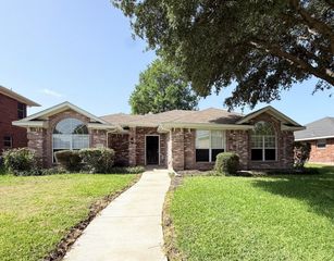 8418 Coventry Drive, Rowlett, TX 75089