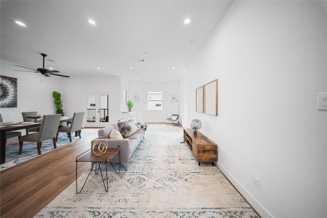 1114 Hogan Street, Houston, TX 77009