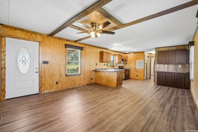 849 County Road 302 A, Floresville, TX 78114