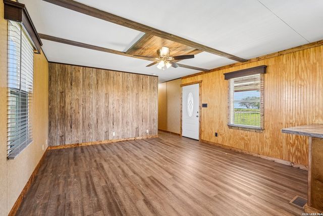 849 County Road 302 A, Floresville, TX 78114