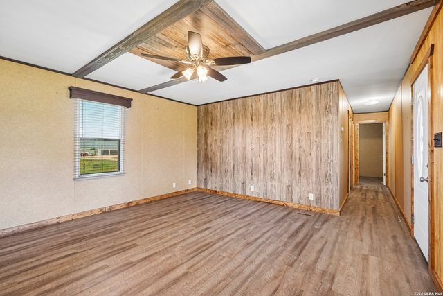 849 County Road 302 A, Floresville, TX 78114