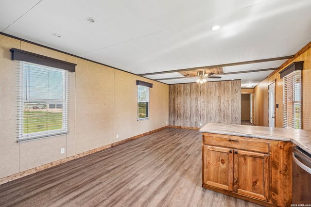 849 County Road 302 A, Floresville, TX 78114
