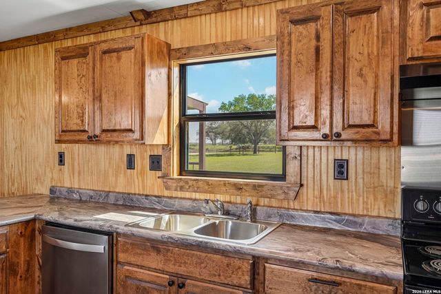 849 County Road 302 A, Floresville, TX 78114