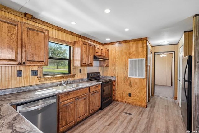 849 County Road 302 A, Floresville, TX 78114