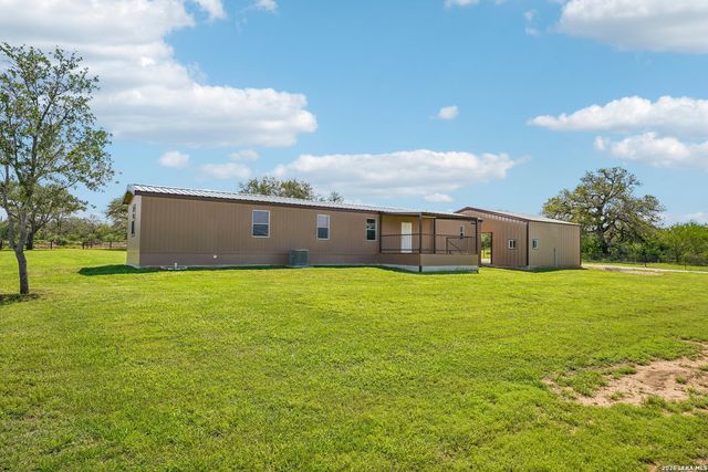 849 County Road 302 A, Floresville, TX 78114