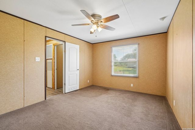 849 County Road 302 A, Floresville, TX 78114