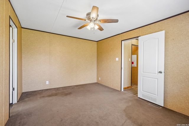 849 County Road 302 A, Floresville, TX 78114