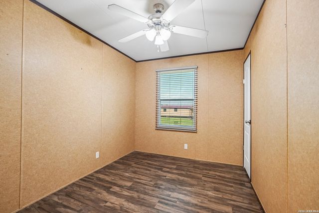 849 County Road 302 A, Floresville, TX 78114