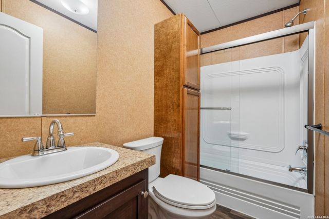 849 County Road 302 A, Floresville, TX 78114