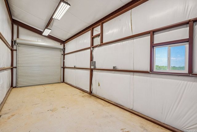849 County Road 302 A, Floresville, TX 78114