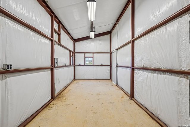 849 County Road 302 A, Floresville, TX 78114
