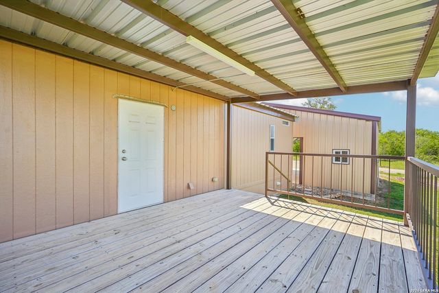 849 County Road 302 A, Floresville, TX 78114