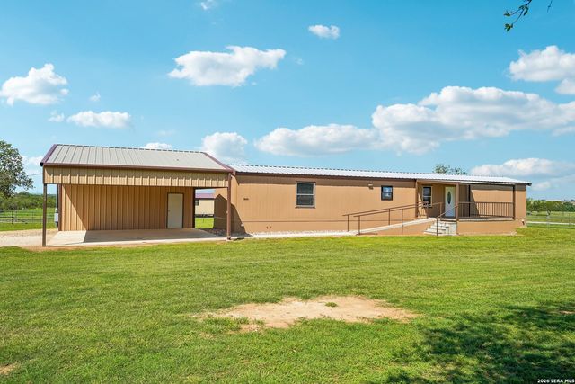 849 County Road 302 A, Floresville, TX 78114